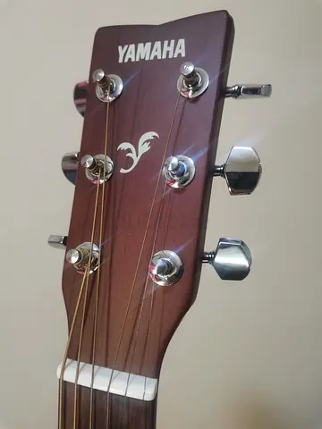 Acoustic Guitar Yamaha F310
