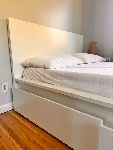 IKEA Bed and mattres / queen size