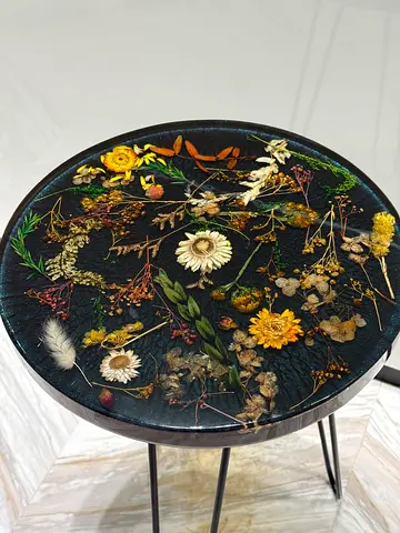 Stunning Floral Table - A Unique Piece for Your Home Flower with Floral Top
