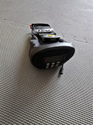 Bontrager Quick-Cleat Cycling Saddle Bag (Under-Seat Pouch) – Excellent Condition