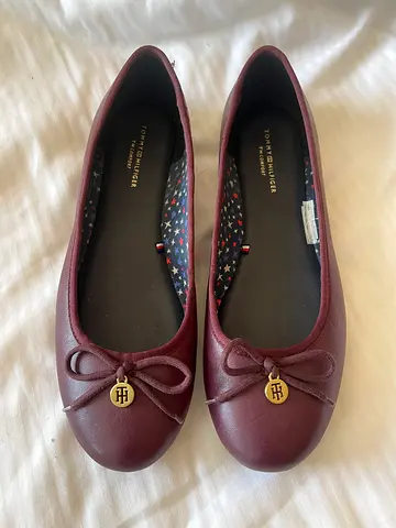 Tommy Hilfiger Womens Burgundy Ballet Flats ballerina shoes size 40 new