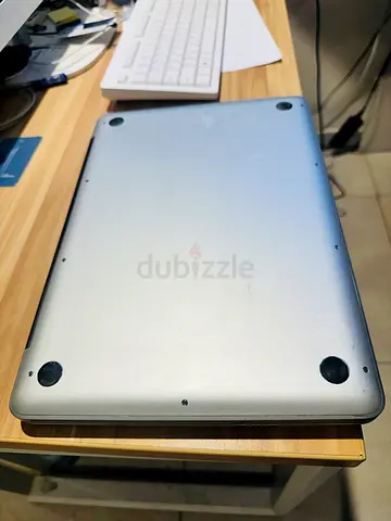 Used MacBook Pro 13 (bottom view) - Good Working Condition-on Battery not working