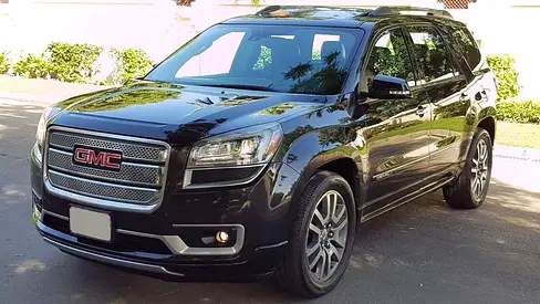 SPECIAL GMC ACADIA V6 — GCC — FULLY LOADED I| UNIQUE — SPACIOUS VEHICLE —  GREAT CONDITION