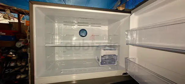 Used two door big samsung fridge twin cooling system Used for 2yrs only ready to use super clean.