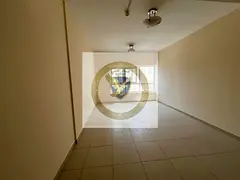 Second tenant | AC covered by owner | Large space | Open view | Prime location | Deferred security d