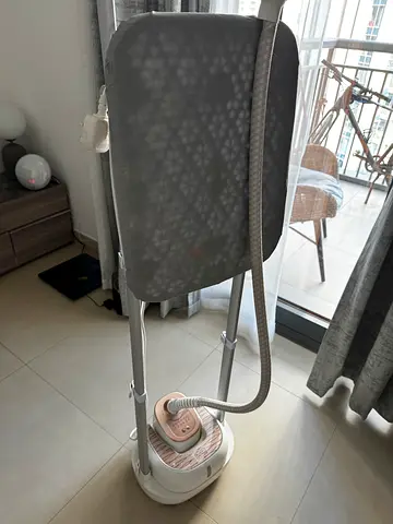 Black+Decker - 2000W Digital Garment Steamer - White