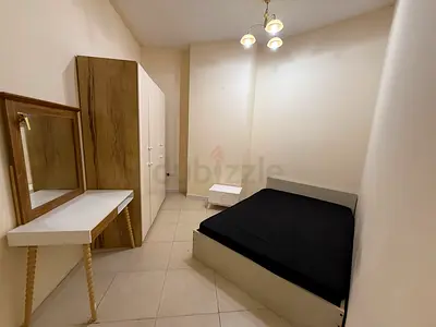 Near to stadium  metro station room available for rent 2200