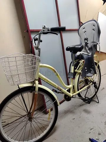 Preowned 24in Cruiser Classic Beach City Bike in perfect condition for sale