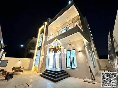 Villa located on the main street directly opposite the park, no service charges, freehold ownership