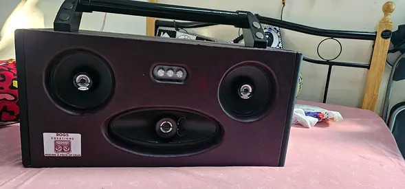 handmadePortable Bluetooth Speaker Box chargeable