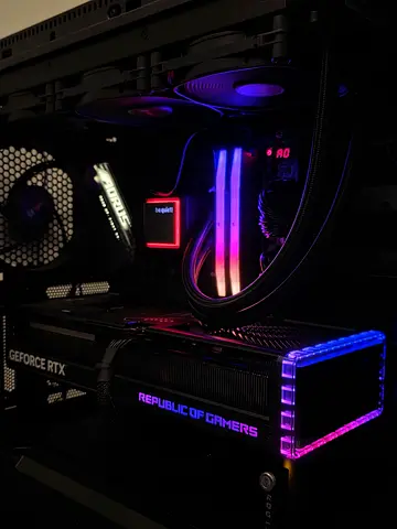 RTX 4090 24GB ASUS ROG STRIX CLEAN COLD TEMPS WITH STAND