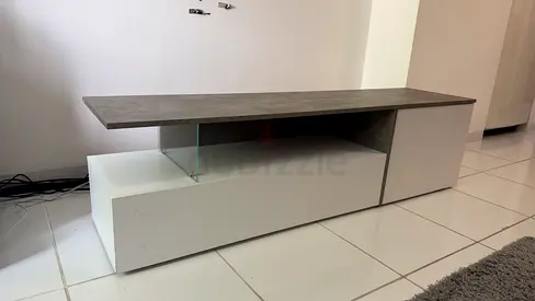 Modern TV Stand witg Storage