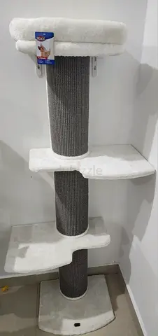 Trixie tall 160cm height wall mounted scratching post and cat tree