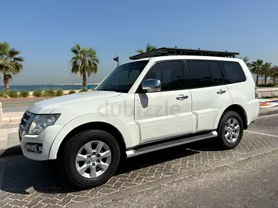 Mitsubishi Pajero 2016 with towbar / roof rack