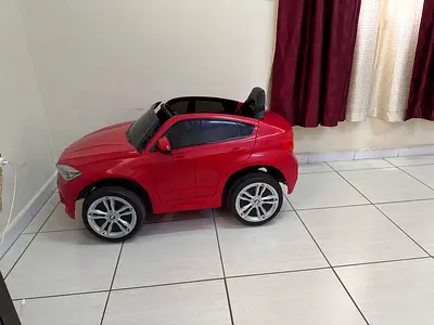 Toy car