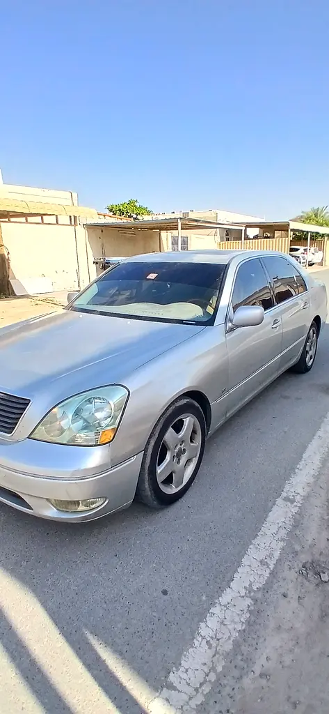 Lexus LS-Series 2001 — photo 1 of 5