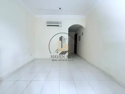 [NO CASH DEPOSIT] SPACIOUS STUDIO // SEPARATE KITCHEN // CHEAPEST PRICE // FAMILY BUILDING // EASY