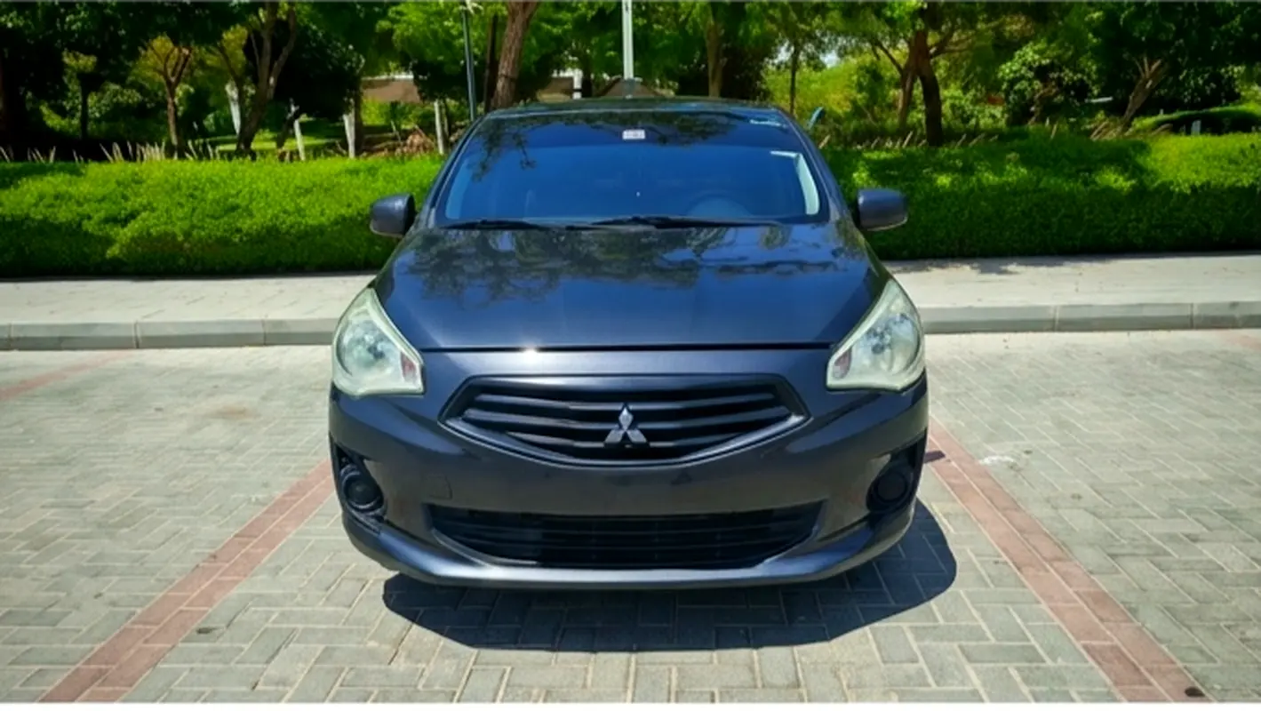 Mitsubishi Attrage 2014 — photo 1 of 10