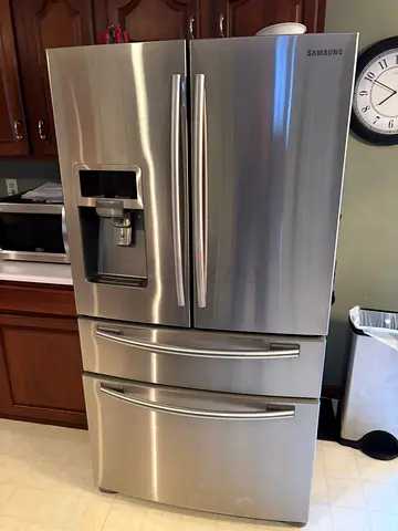 Samsung stainless steel French door refrigerator With Water Dispenser Ice Maker
