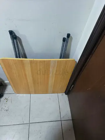 Small foldable table