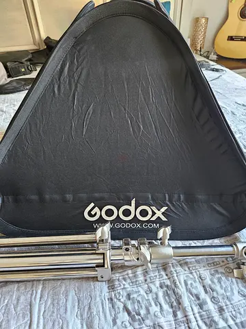 Godox collapsible softbox 60x60 + light stand - used
