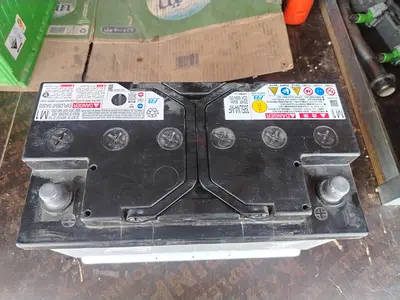Preowned furukawa car partially damaged battery 12v 80Ah for sale