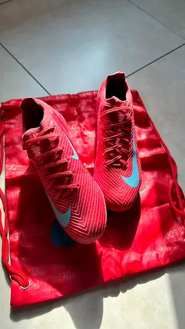 Football shoes
