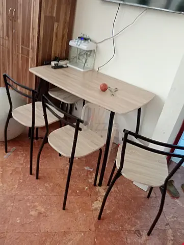 Dining table + aquarium