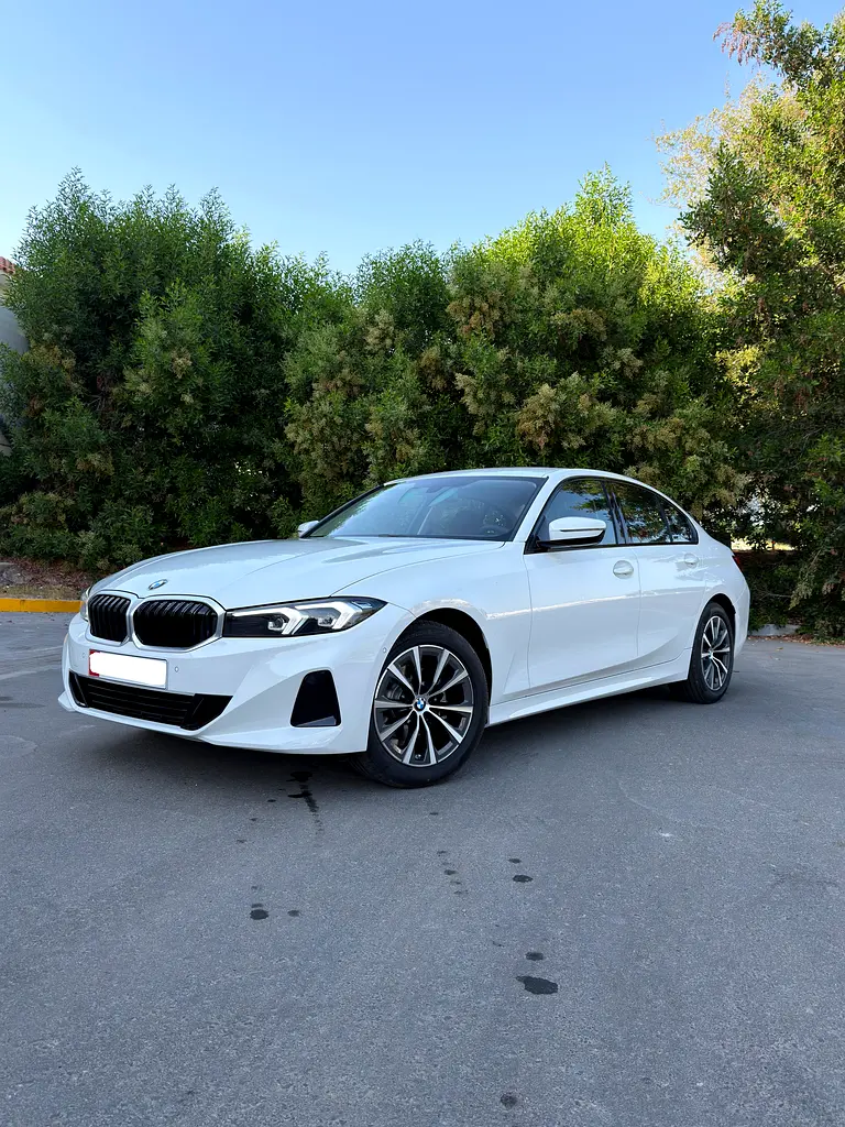 BMW 3-Series 2026 — photo 1 of 15