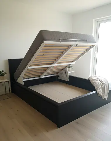 Ikea Hydrulic King storage bed with ikea mattress 180*200