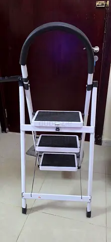 Compact 3-Step Folding Ladder / Step Stool - White