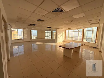 اكتشف فرصة مميزة للحصول على مكتب راقٍ في الفجيرة // برج العوضي.
