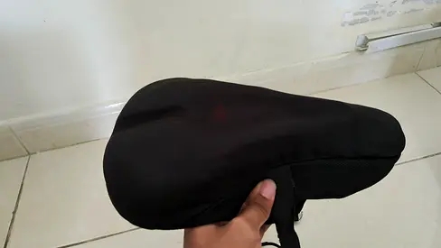 Comfort gel bike seat cover — lightly used
