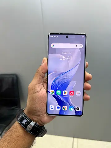 Vivo V40 5G 12+12/256Gb 7 Gen 3 Processor TDRA