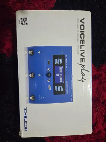 TC Helicon VoiceLive Play vocal effects processor with box