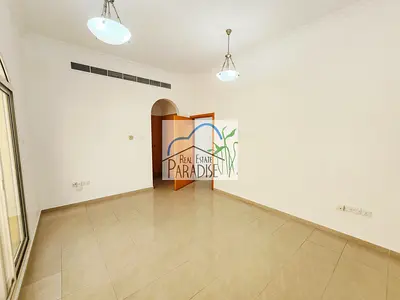 available 3br 1 master bedrooms/fitted kitchen/private back yard/laundry room/covered car parking s