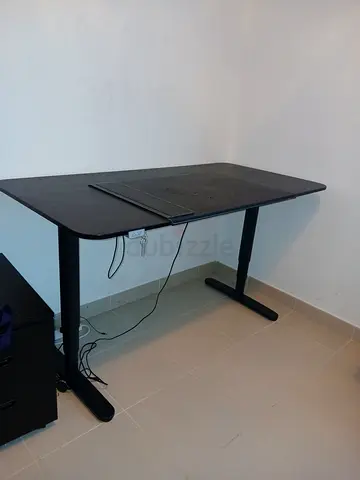 Desk table