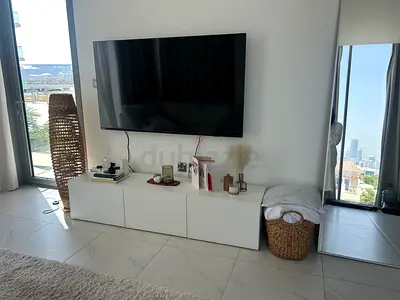 Full TV Setup (TV, console, lamp)