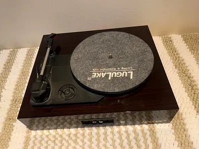 Vinyl player
