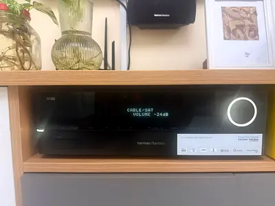 Harman/kardon AVR 151 with 5 surround speakers