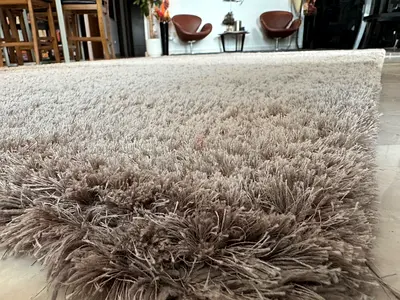 Huge Luxurious soft and fluffy area rug, 335x240cm
