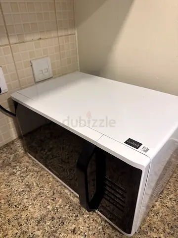Used Samsung countertop microwave - good working condition