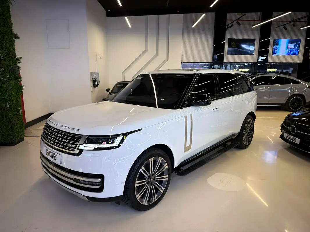 Land Rover Range Rover 2023 — photo 1 of 20