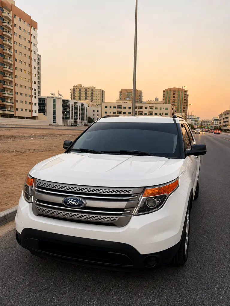 Ford Explorer 2015 — photo 1 of 7