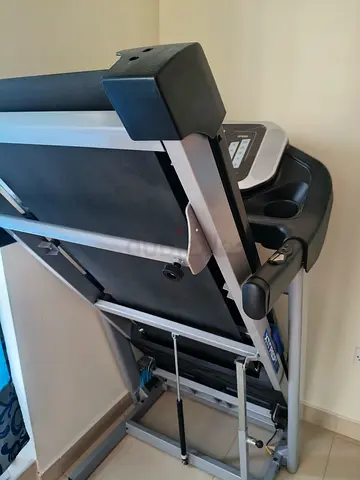 Foldable Treadmill in Good Working Condition - Compact Home Gym