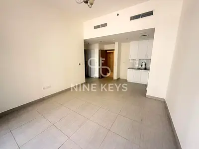Vacant | Unfurnished | Mid Floor | Park Access