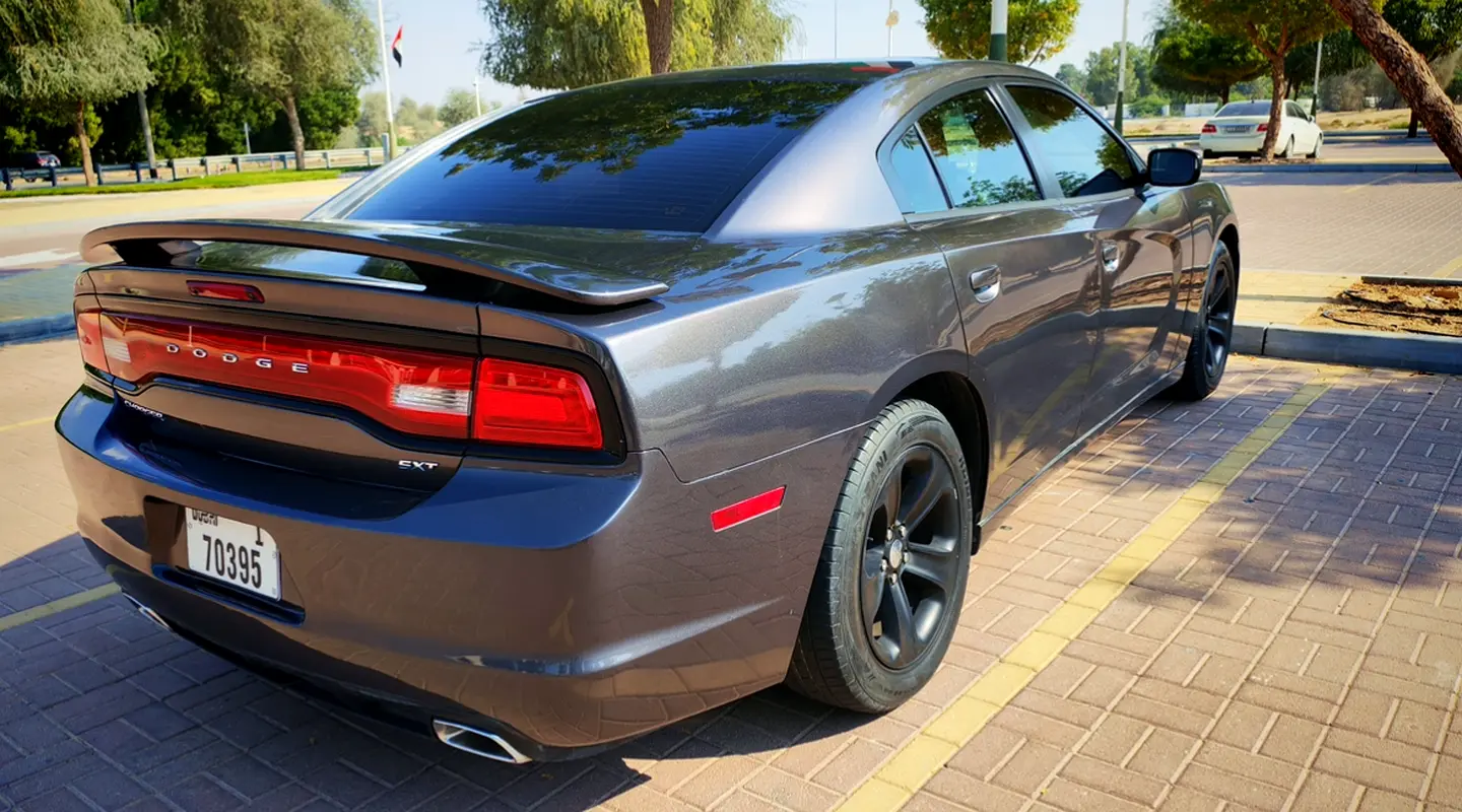 Dodge Charger 2014 — photo 1 of 6