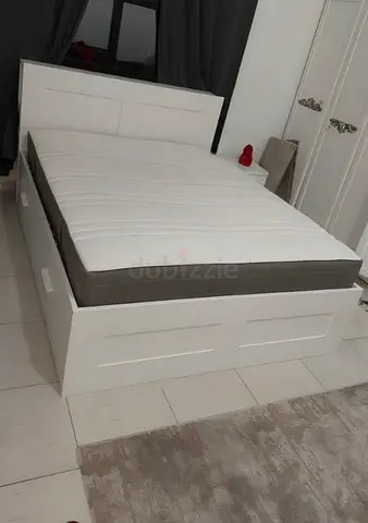Ikea brimness Queen bed with ikea mattress 160*200