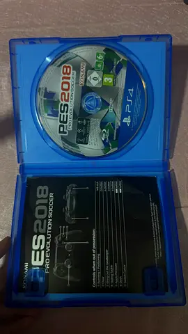 PES 2018 (Pro Evolution Soccer) - PS4 Disc with Case and Manual