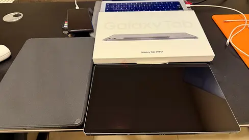 Samsung Galaxy Tab S9 FE+ | 12.4” | 128GB | Box + Cover